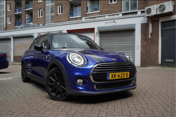 MINI Mini 1.5 Cooper Pepper | NL AUTO | HUD | Sportinterieur (leer/ stof/ stoelverwarming) | Apple Carplay | Sfeerverlichting | 17inch | LED pakket | Keyless GO/ ENTRY | DUAL ZONE CLIMATE | Bonnet Stripes | Zwart dak | Front- achterspoiler