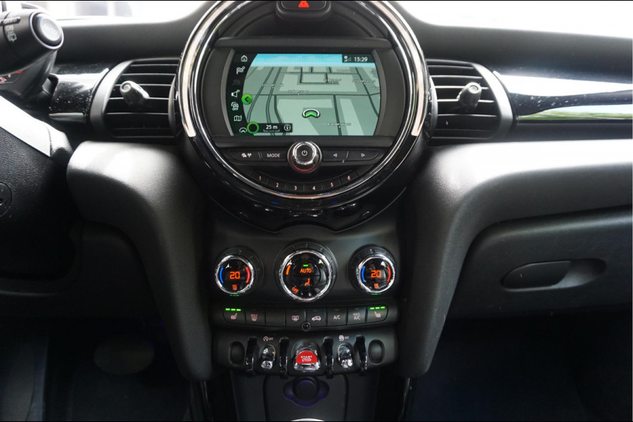 MINI Mini 1.5 Cooper Pepper | NL AUTO | HUD | Sportinterieur (leer/ stof/ stoelverwarming) | Apple Carplay | Sfeerverlichting | 17inch | LED pakket | Keyless GO/ ENTRY | DUAL ZONE CLIMATE | Bonnet Stripes | Zwart dak | Front- achterspoiler