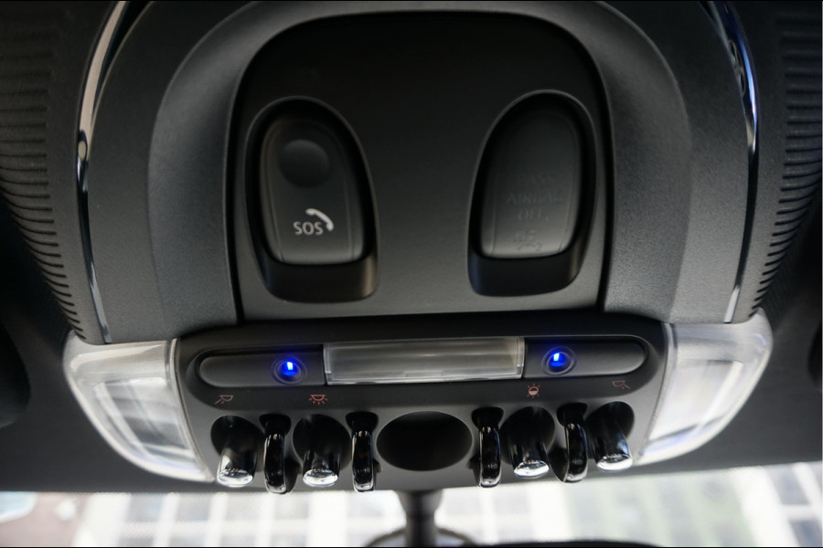 MINI Mini 1.5 Cooper Pepper | NL AUTO | HUD | Sportinterieur (leer/ stof/ stoelverwarming) | Apple Carplay | Sfeerverlichting | 17inch | LED pakket | Keyless GO/ ENTRY | DUAL ZONE CLIMATE | Bonnet Stripes | Zwart dak | Front- achterspoiler