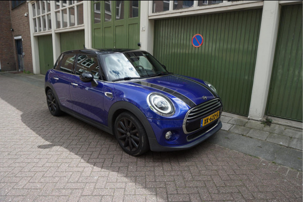 MINI Mini 1.5 Cooper Pepper | NL AUTO | HUD | Sportinterieur (leer/ stof/ stoelverwarming) | Apple Carplay | Sfeerverlichting | 17inch | LED pakket | Keyless GO/ ENTRY | DUAL ZONE CLIMATE | Bonnet Stripes | Zwart dak | Front- achterspoiler