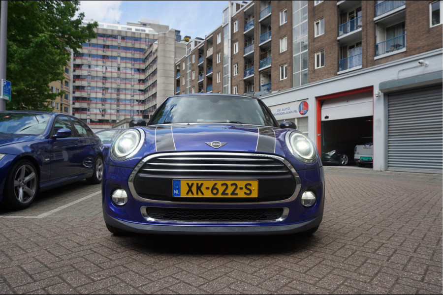 MINI Mini 1.5 Cooper Pepper | NL AUTO | HUD | Sportinterieur (leer/ stof/ stoelverwarming) | Apple Carplay | Sfeerverlichting | 17inch | LED pakket | Keyless GO/ ENTRY | DUAL ZONE CLIMATE | Bonnet Stripes | Zwart dak | Front- achterspoiler