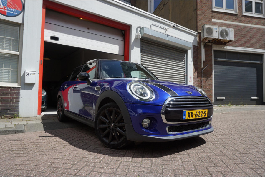 MINI Mini 1.5 Cooper Pepper | NL AUTO | HUD | Sportinterieur (leer/ stof/ stoelverwarming) | Apple Carplay | Sfeerverlichting | 17inch | LED pakket | Keyless GO/ ENTRY | DUAL ZONE CLIMATE | Bonnet Stripes | Zwart dak | Front- achterspoiler