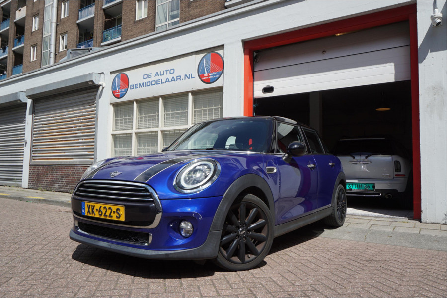 MINI Mini 1.5 Cooper Pepper | NL AUTO | HUD | Sportinterieur (leer/ stof/ stoelverwarming) | Apple Carplay | Sfeerverlichting | 17inch | LED pakket | Keyless GO/ ENTRY | DUAL ZONE CLIMATE | Bonnet Stripes | Zwart dak | Front- achterspoiler
