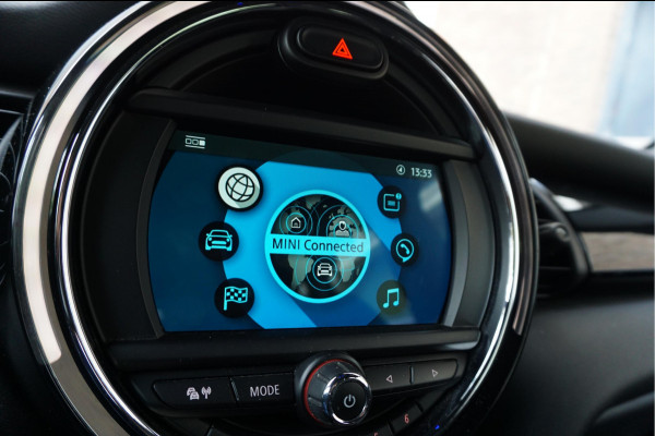 MINI Mini 1.5 Cooper Pepper | NL AUTO | HUD | Sportinterieur (leer/ stof/ stoelverwarming) | Apple Carplay | Sfeerverlichting | 17inch | LED pakket | Keyless GO/ ENTRY | DUAL ZONE CLIMATE | Bonnet Stripes | Zwart dak | Front- achterspoiler