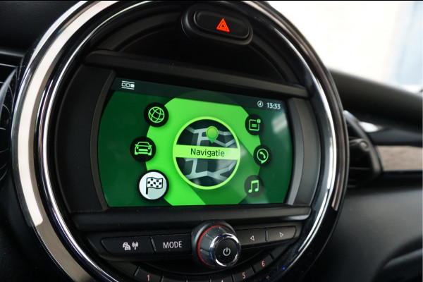 MINI Mini 1.5 Cooper Pepper | NL AUTO | HUD | Sportinterieur (leer/ stof/ stoelverwarming) | Apple Carplay | Sfeerverlichting | 17inch | LED pakket | Keyless GO/ ENTRY | DUAL ZONE CLIMATE | Bonnet Stripes | Zwart dak | Front- achterspoiler