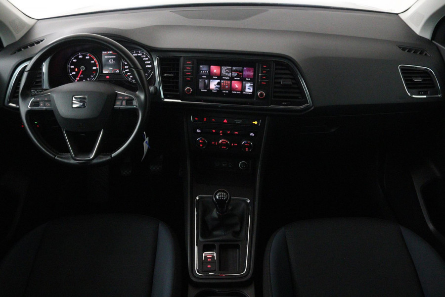 Seat Ateca 1.0 EcoTSI Style Business Intense (PARKEERSENSOREN, TREKHAAK, CAMERA, NAVIGATIE, CARPLAY, NL-AUTO, GOED ONDERHOUDEN)