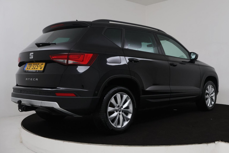 Seat Ateca 1.0 EcoTSI Style Business Intense (PARKEERSENSOREN, TREKHAAK, CAMERA, NAVIGATIE, CARPLAY, NL-AUTO, GOED ONDERHOUDEN)