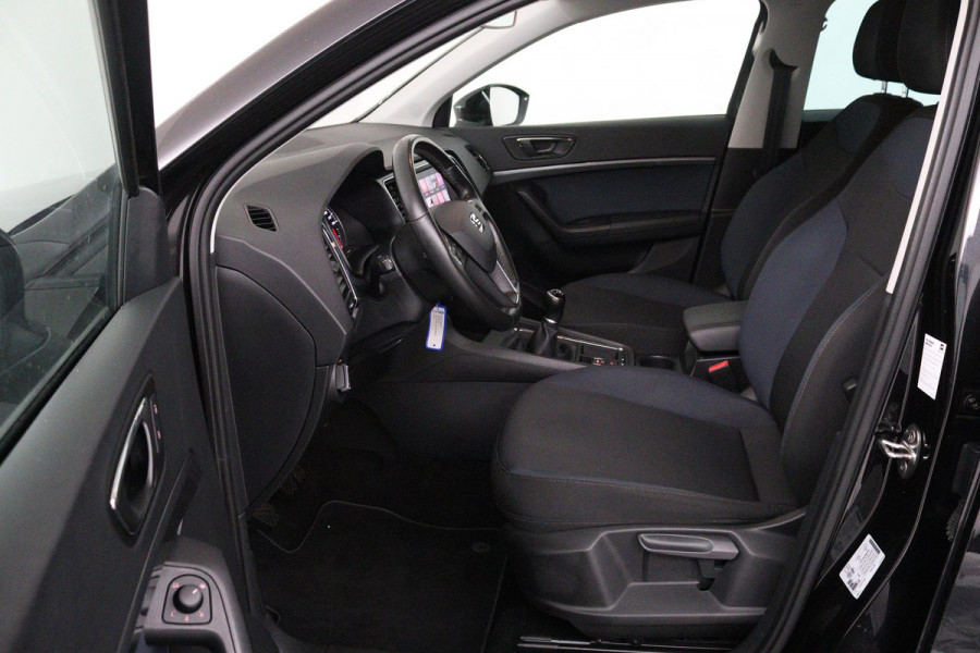Seat Ateca 1.0 EcoTSI Style Business Intense (PARKEERSENSOREN, TREKHAAK, CAMERA, NAVIGATIE, CARPLAY, NL-AUTO, GOED ONDERHOUDEN)
