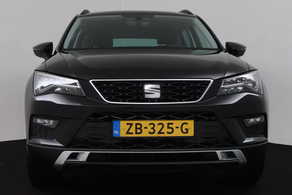 Seat Ateca 1.0 EcoTSI Style Business Intense (PARKEERSENSOREN, TREKHAAK, CAMERA, NAVIGATIE, CARPLAY, NL-AUTO, GOED ONDERHOUDEN)