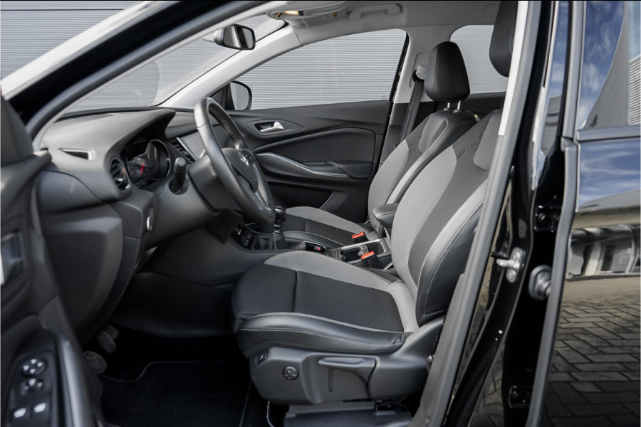 Opel Grandland X 1.2 Turbo Innovation 131PK CarPlay Navi Camera 18"