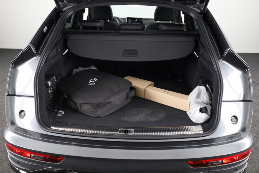 Audi Q5 Sportback 55 TFSI e S edition 367 pk S-tronic | Navigatie | Panoramadak | Parkeersensoren (Park assist) | Rondomzicht camera | Elktr. Voorstoelen | Stoelverwarming |