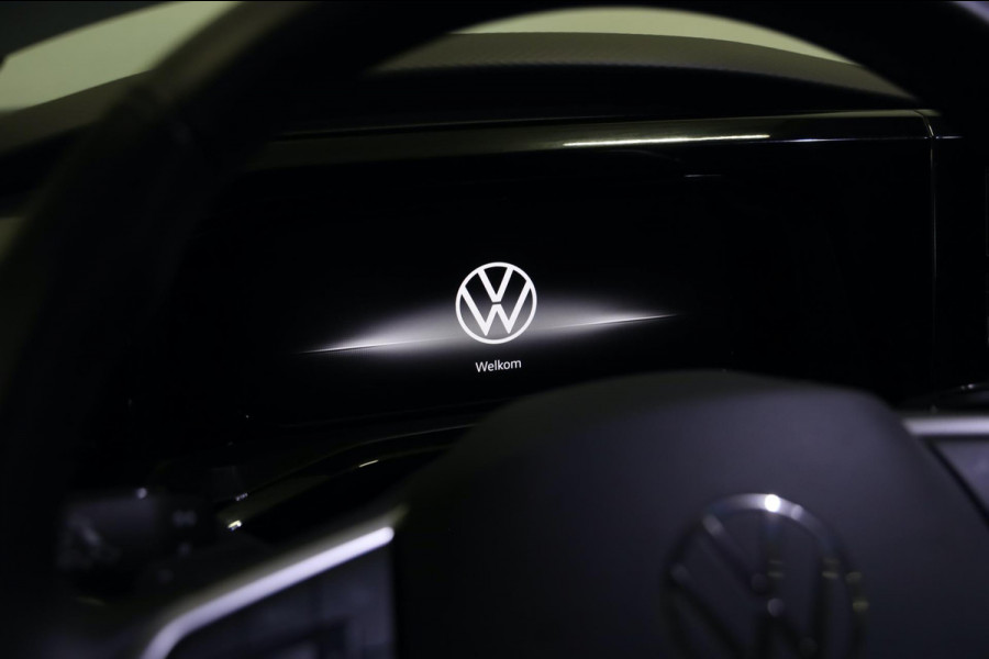 Volkswagen Multivan 1.4 eHybrid 6 PERS ASSIST FULL LED TREKHAAK CAMERA PDC CARPLAY LEASE V/A 147,- P.M. INRUIL MOGELIJK