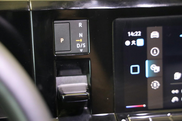 Volkswagen Multivan 1.4 eHybrid 6 PERS ASSIST FULL LED TREKHAAK CAMERA PDC CARPLAY LEASE V/A 147,- P.M. INRUIL MOGELIJK