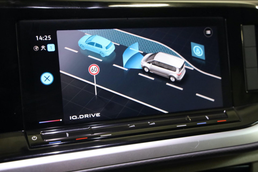 Volkswagen Multivan 1.4 eHybrid 6 PERS ASSIST FULL LED TREKHAAK CAMERA PDC CARPLAY LEASE V/A 147,- P.M. INRUIL MOGELIJK