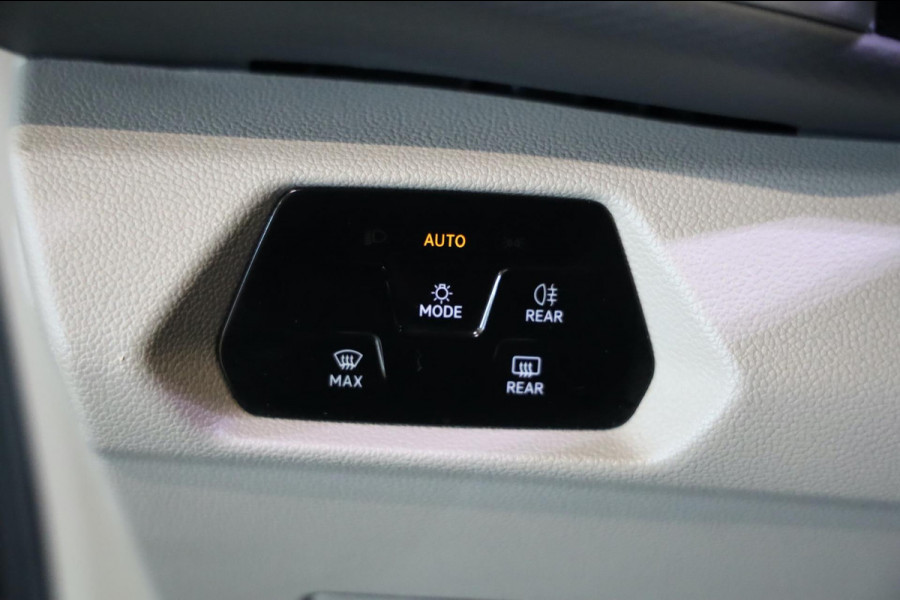 Volkswagen Multivan 1.4 eHybrid 6 PERS ASSIST FULL LED TREKHAAK CAMERA PDC CARPLAY LEASE V/A 147,- P.M. INRUIL MOGELIJK