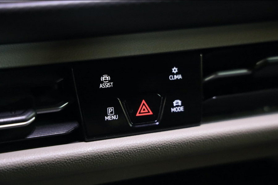Volkswagen Multivan 1.4 eHybrid 6 PERS ASSIST FULL LED TREKHAAK CAMERA PDC CARPLAY LEASE V/A 147,- P.M. INRUIL MOGELIJK