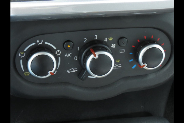 Renault Twingo 1.0 SCe Limited | AIRCO | CRUISE CONTROL | MICHELIN BANDEN | DAB | PARKEERSENSORS |