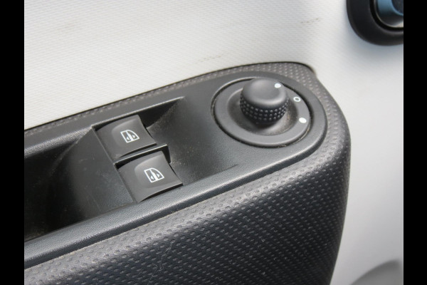 Renault Twingo 1.0 SCe Limited | AIRCO | CRUISE CONTROL | MICHELIN BANDEN | DAB | PARKEERSENSORS |