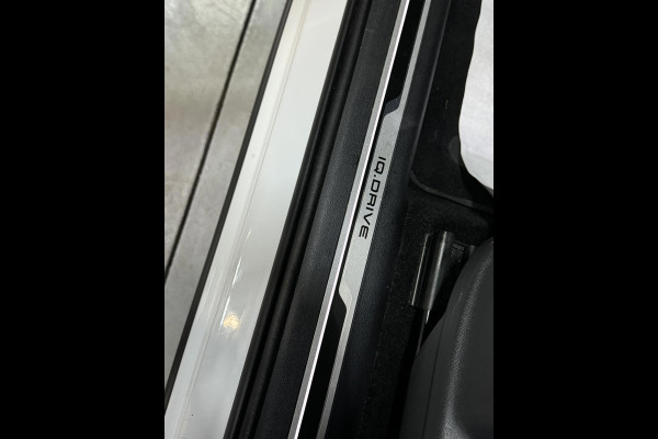 Volkswagen Tiguan 1.5 TSI ACT IQ DRIVE DSG Garantie Keyless LED Adoptieve Cruise Lane Ass Blindspot Camera Carplay Navi Rijklaar