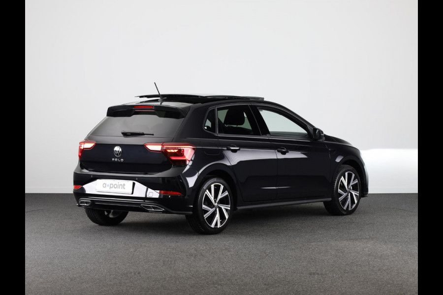 Volkswagen Polo 1.0 TSI R-Line 95PK Automaat (DSG) | Panorama dak | IQ Matrix led koplampen | Navigatie | Parkeercamera | Stoelverwarming | 17" LM velgen |