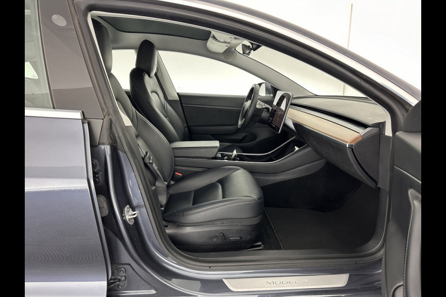 Tesla Model 3 Standard RWD Plus 60 kWh [ 3-Fase ] (INCL-BTW) Aut. *PANO | AUTO-PILOT | FULL-LEATHER | KEYLESS | FULL-LED | MEMORY-PACK | SURROUND-VIEW | DAB | CARPLAY | DIGI-COCKPIT | LANE-ASSIST | COMFORT-SEATS | 18"ALU*