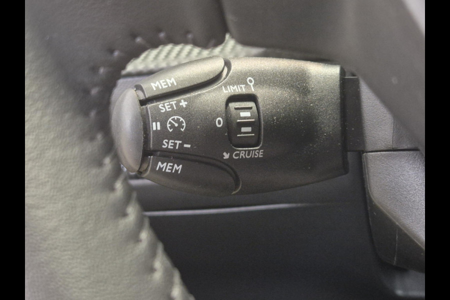 Peugeot 208 1.2 PureTech 100 Allure | Navigatie | Achteruitrijcamera | Apple Carplay/Android Auto |
