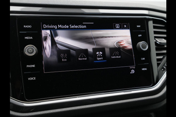 Volkswagen T-Roc 1.5 TSI Sport business R Camera Navigatie Acc Carplay