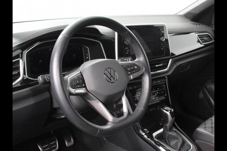 Volkswagen T-Roc 1.5 TSI 150pk Automaat R-Line | DEMO ! | Digitale Cockpit Climate Control Camera Navigatie Apple Carplay/Android Auto Lichtmetalen Velgen Parkeer sensoren Dab Led Adaptive Cruise Control