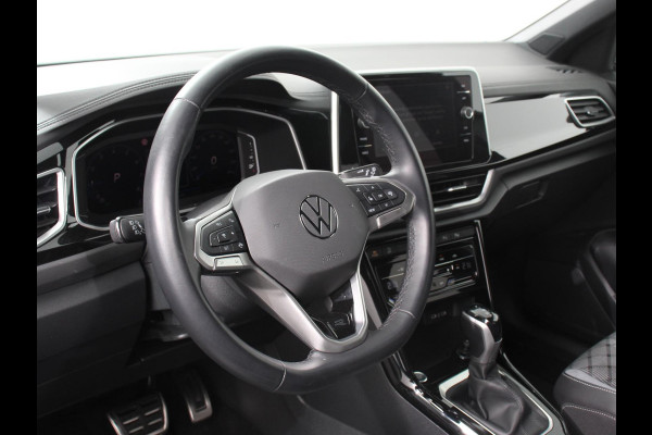 Volkswagen T-Roc 1.5 TSI 150pk Automaat R-Line | DEMO ! | Digitale Cockpit Climate Control Camera Navigatie Apple Carplay/Android Auto Lichtmetalen Velgen Parkeer sensoren Dab Led Adaptive Cruise Control