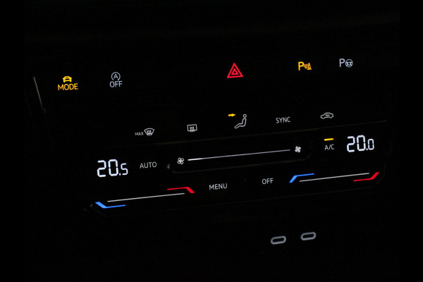 Volkswagen T-Roc 1.5 TSI 150pk Automaat R-Line | DEMO ! | Digitale Cockpit Climate Control Camera Navigatie Apple Carplay/Android Auto Lichtmetalen Velgen Parkeer sensoren Dab Led Adaptive Cruise Control