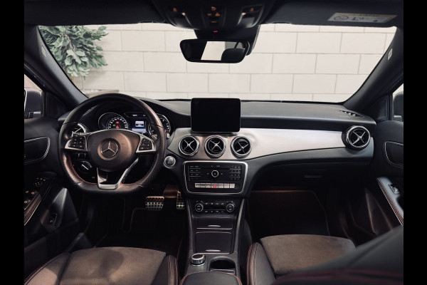 Mercedes-Benz GLA 180 AMG Line | Panorama | NAP | BTW
