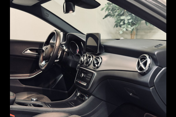 Mercedes-Benz GLA 180 AMG Line | Panorama | NAP | BTW