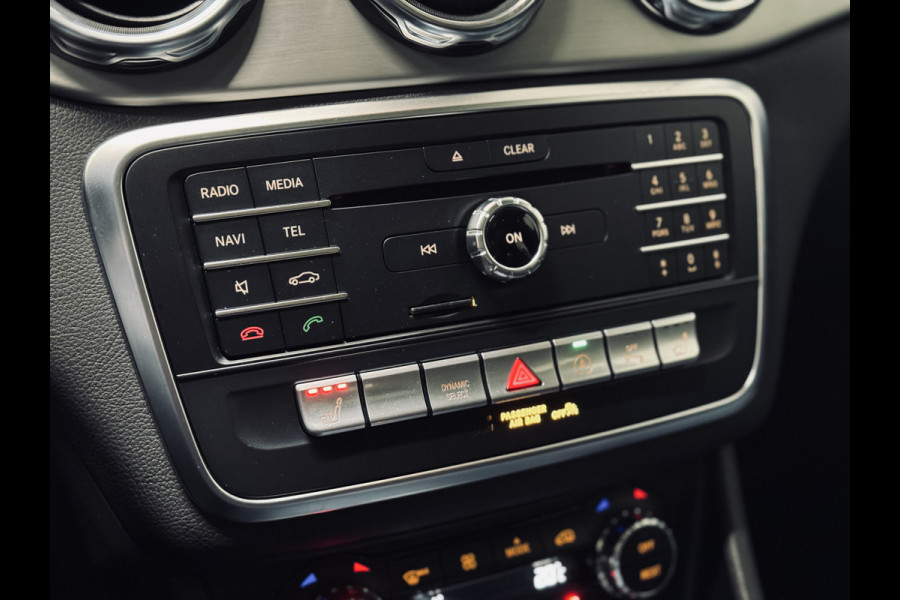Mercedes-Benz GLA 180 AMG Line | Panorama | NAP | BTW