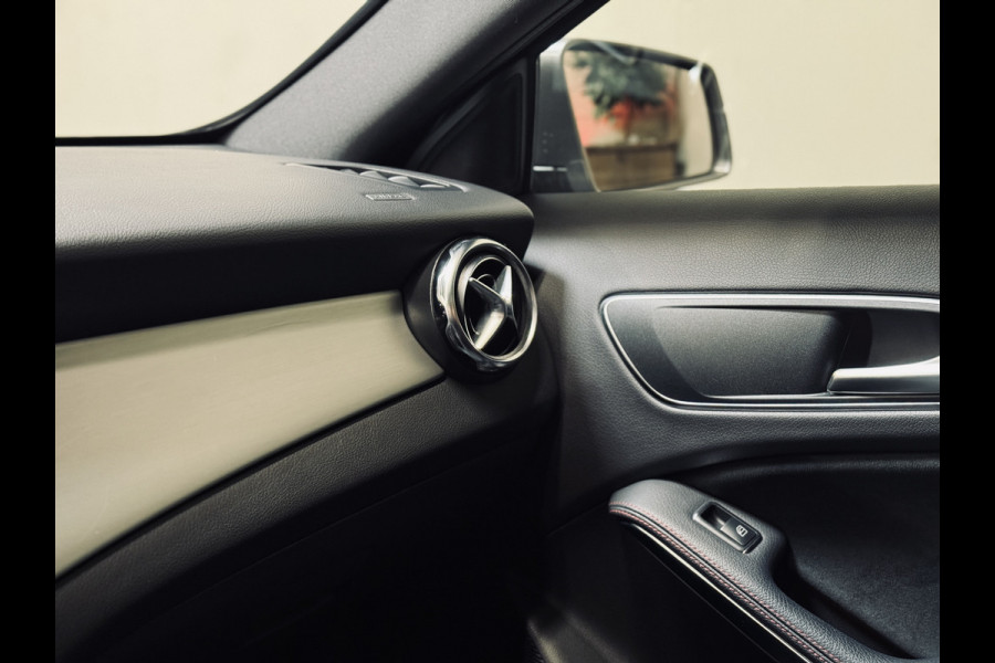 Mercedes-Benz GLA 180 AMG Line | Panorama | NAP | BTW