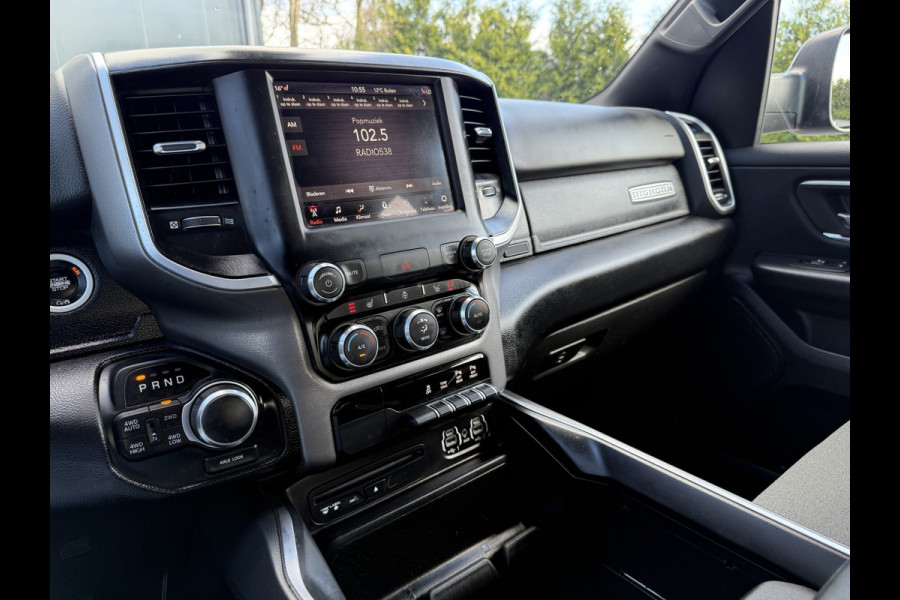 Dodge Ram 1500 5.7 V8 4x4 BIG HORN / CREW CAB / LPG-G3 / NL AUTO / PANO / CAMERA / 3.5T TREKHAAK / GORILLA EXHAUST