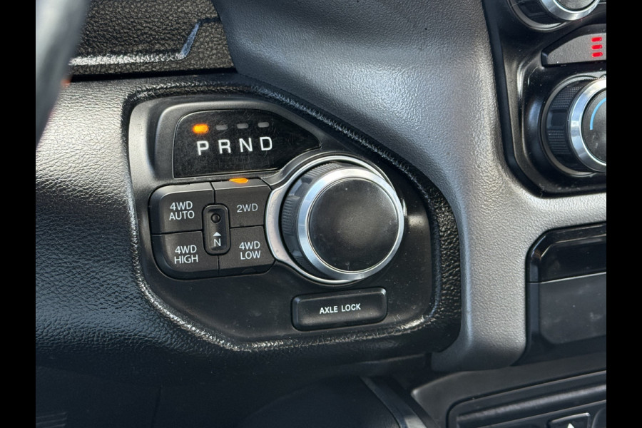 Dodge Ram 1500 5.7 V8 4x4 BIG HORN / CREW CAB / LPG-G3 / NL AUTO / PANO / CAMERA / 3.5T TREKHAAK / GORILLA EXHAUST