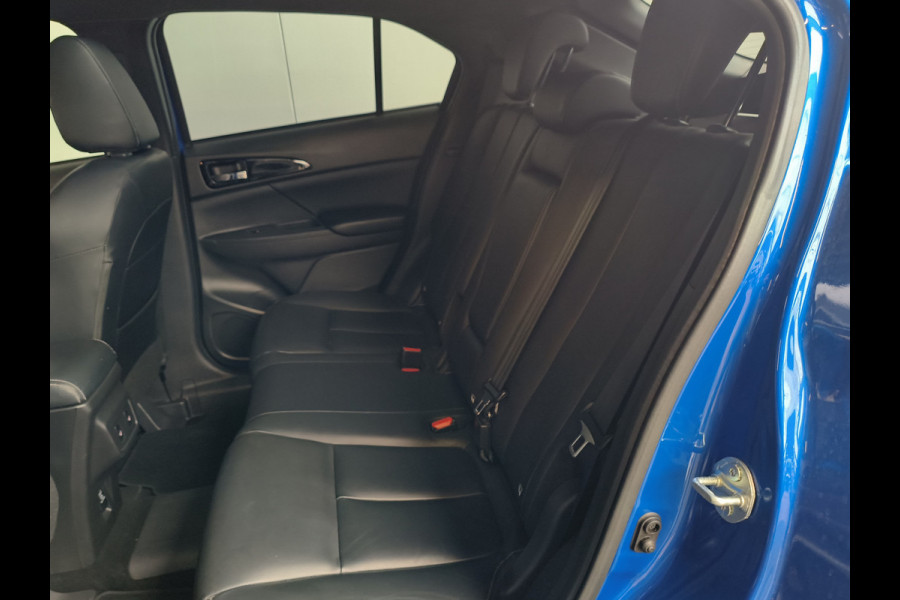 Mitsubishi Eclipse Cross 2.4 PHEV Executive uit 2023 Rijklaar 12 maanden Bovag-garantie Henk Jongen Auto's in Helmond,  al 50 jaar service zoals 't hoort!