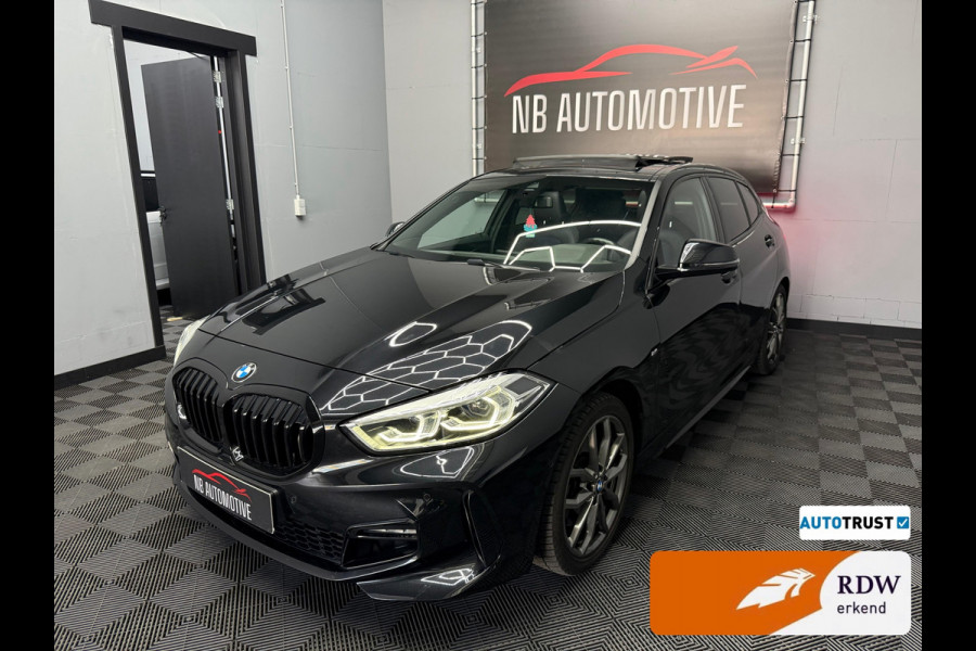 BMW 1-serie 120i M-pakket 2023