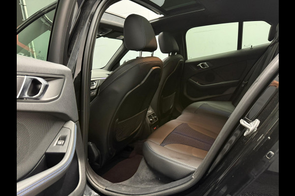 BMW 1-serie 120i M-pakket 2023