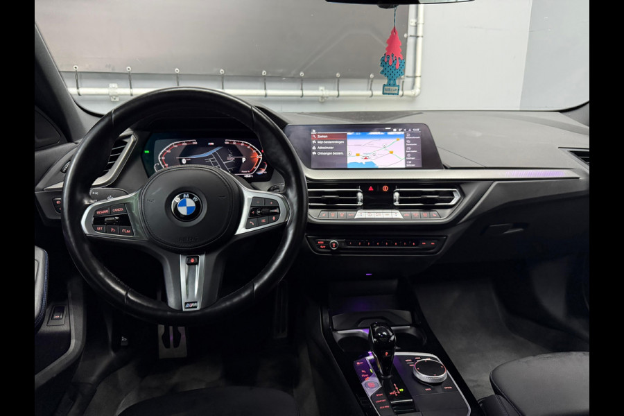 BMW 1-serie 120i M-pakket 2023