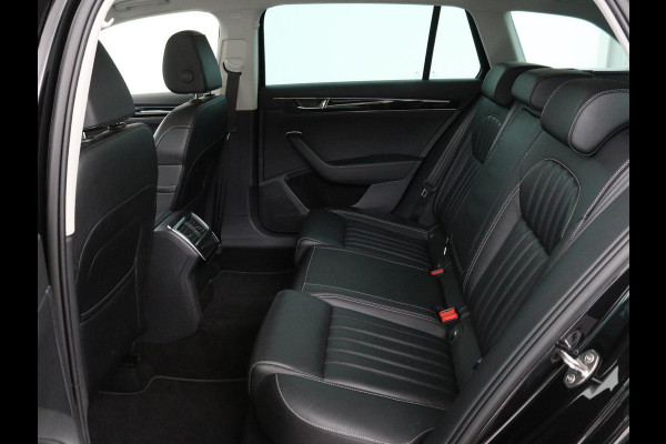 Škoda Superb 1.4 TSI iV Laurin & Klement | Panoramadak | Leder | Adaptive cruise | Canton Sound | Stoelverwarming | Standkachel | Carplay | Camera | Full LED | Memory