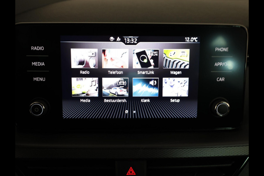 Škoda SCALA 1.0 TSI Ambition 110 PK | Verlengde garantie | Navigatie via App | Parkeersensoren | Privacy glas |