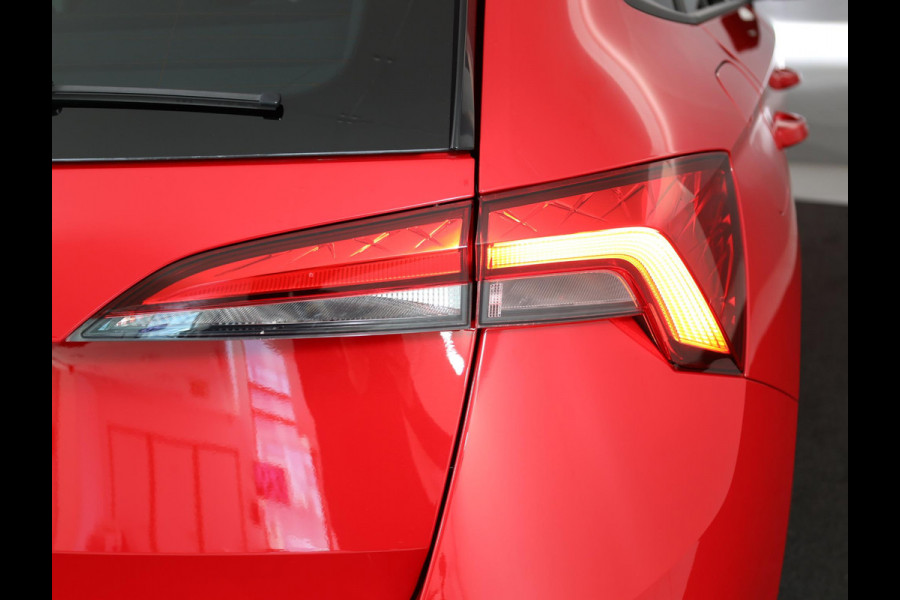 Škoda SCALA 1.0 TSI Ambition 110 PK | Verlengde garantie | Navigatie via App | Parkeersensoren | Privacy glas |