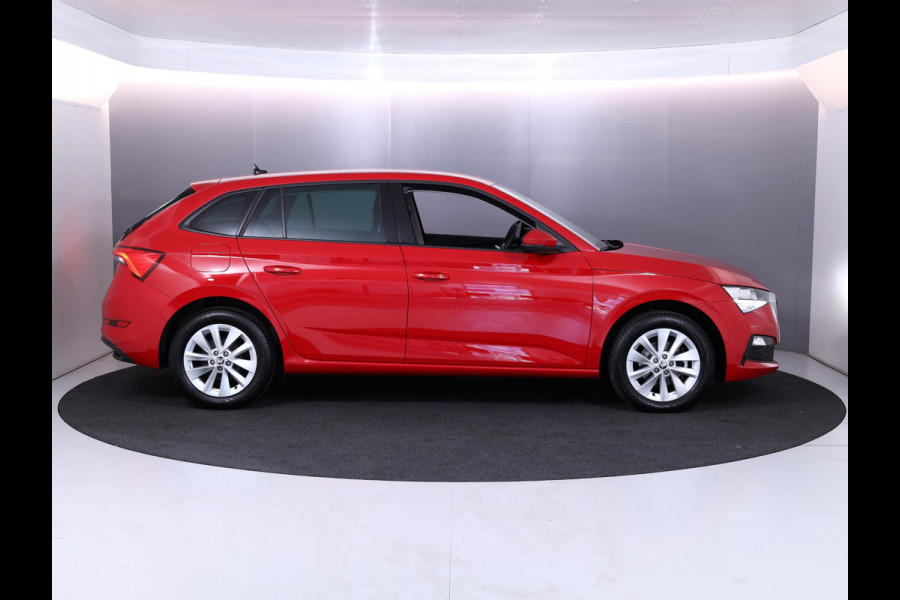 Škoda SCALA 1.0 TSI Ambition 110 PK | Verlengde garantie | Navigatie via App | Parkeersensoren | Privacy glas |