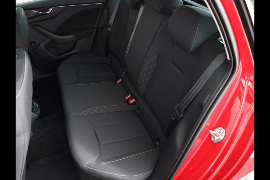 Škoda SCALA 1.0 TSI Ambition 110 PK | Verlengde garantie | Navigatie via App | Parkeersensoren | Privacy glas |