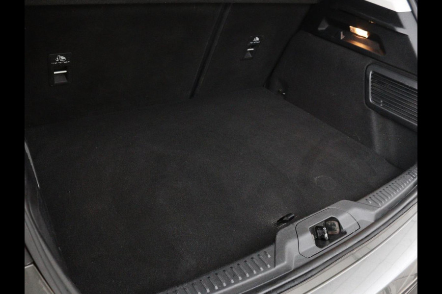 Ford Focus 1.0 EcoBoost Titanium | Stoel & stuurverwarming | Camera | Adaptive cruise | Carplay | B&O Sound | Navigatie | Full LED | Climate control