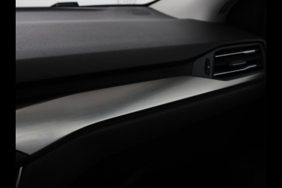 Ford Focus 1.0 EcoBoost Titanium | Stoel & stuurverwarming | Camera | Adaptive cruise | Carplay | B&O Sound | Navigatie | Full LED | Climate control