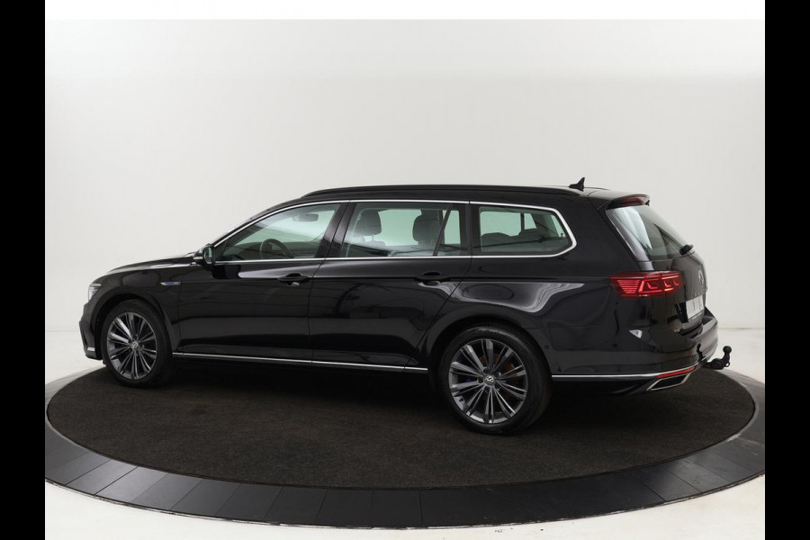 Volkswagen Passat 1.4 TSI PHEV GTE | Trekhaak | Stoelverwarming | Massage | Adaptive cruise | Carplay | Camera | Navigatie | Matrix LED | Virtual Cockpit