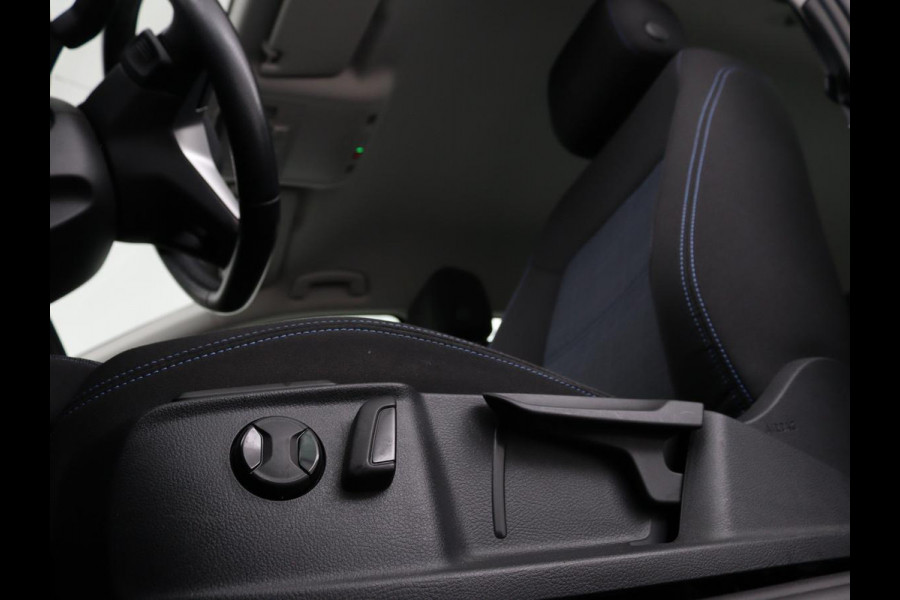 Volkswagen Passat 1.4 TSI PHEV GTE | Trekhaak | Stoelverwarming | Massage | Adaptive cruise | Carplay | Camera | Navigatie | Matrix LED | Virtual Cockpit