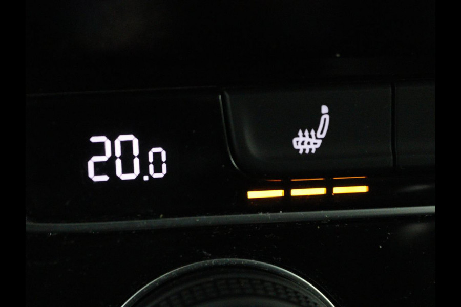 Volkswagen Passat 1.4 TSI PHEV GTE | Trekhaak | Stoelverwarming | Massage | Adaptive cruise | Carplay | Camera | Navigatie | Matrix LED | Virtual Cockpit